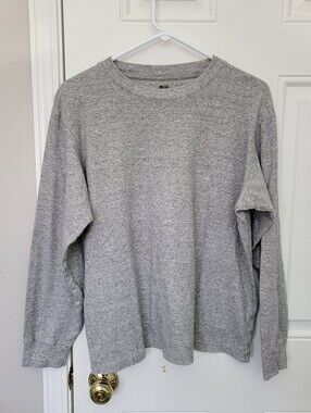 Uniqlo Men's Heathered Gray Crew Neck Long Sleeve Shirt Super Soft Size Medium